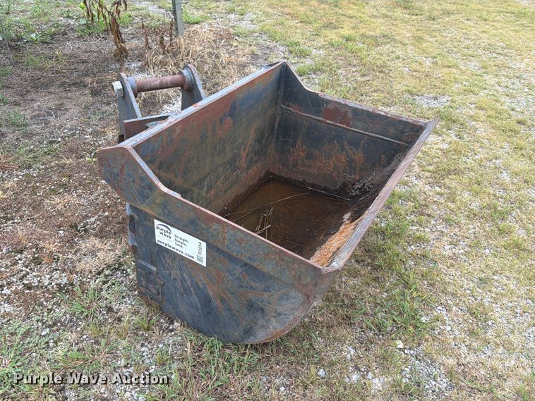 image for item FI1014 H&H K3000 42 Tilt DC hydraulic tilting bucket