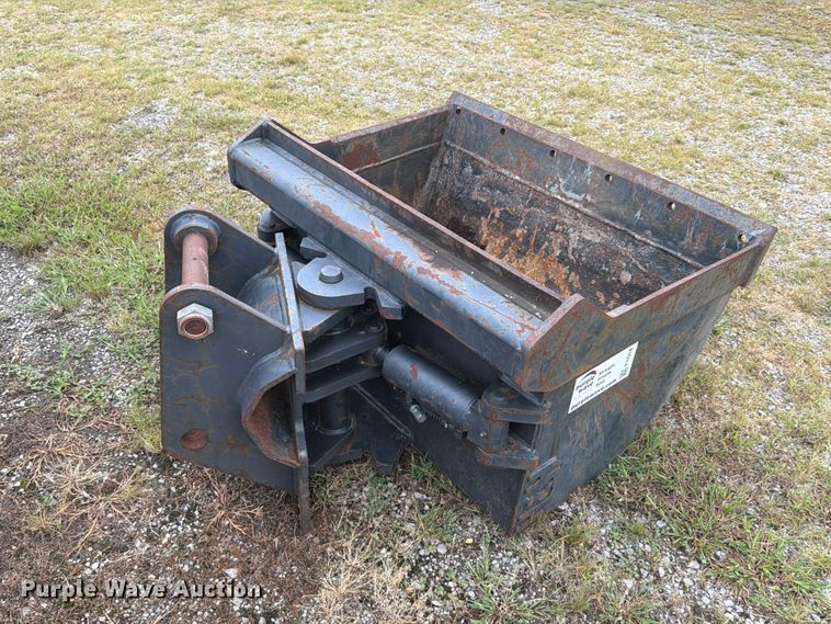 image for item FI1014 H&H K3000 42 Tilt DC hydraulic tilting bucket