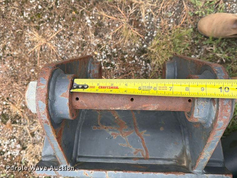 image for item FI1014 H&H K3000 42 Tilt DC hydraulic tilting bucket