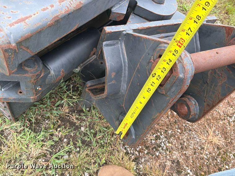 image for item FI1014 H&H K3000 42 Tilt DC hydraulic tilting bucket