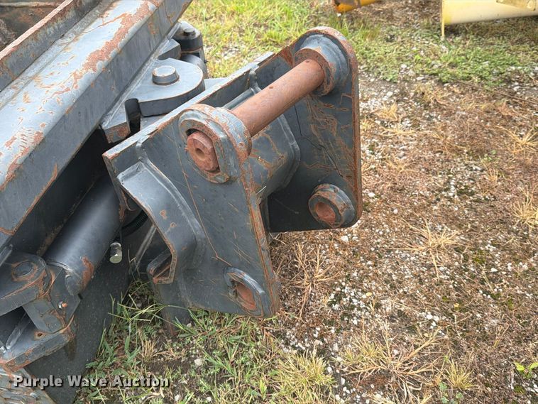 image for item FI1014 H&H K3000 42 Tilt DC hydraulic tilting bucket