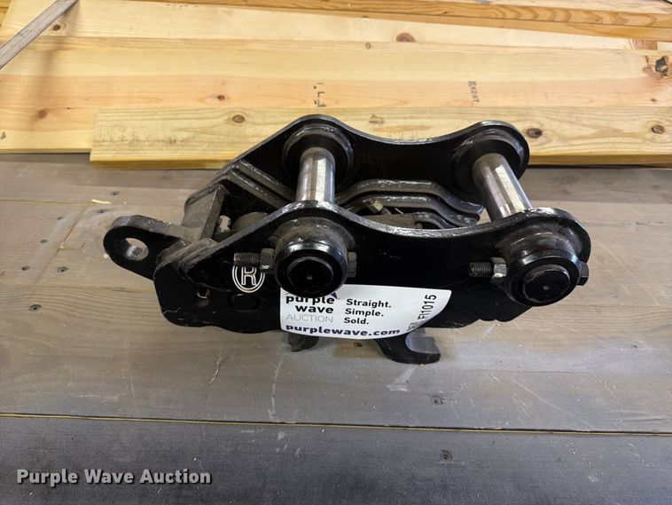 image for item FI1015 Paladin 70 series hydraulic coupler