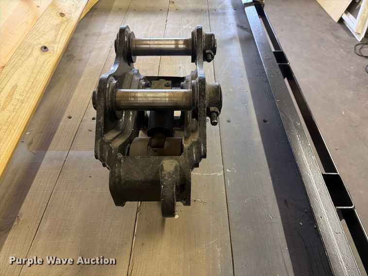 image for item FI1015 Paladin 70 series hydraulic coupler