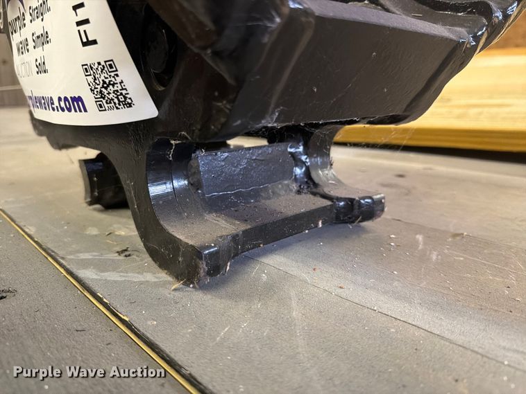 image for item FI1015 Paladin 70 series hydraulic coupler