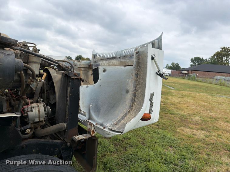 image for item FI1016 1988 GMC C7 Top Kick dump truck