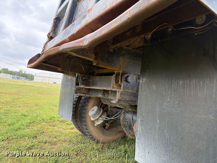 image for item FI1016 1988 GMC C7 Top Kick dump truck