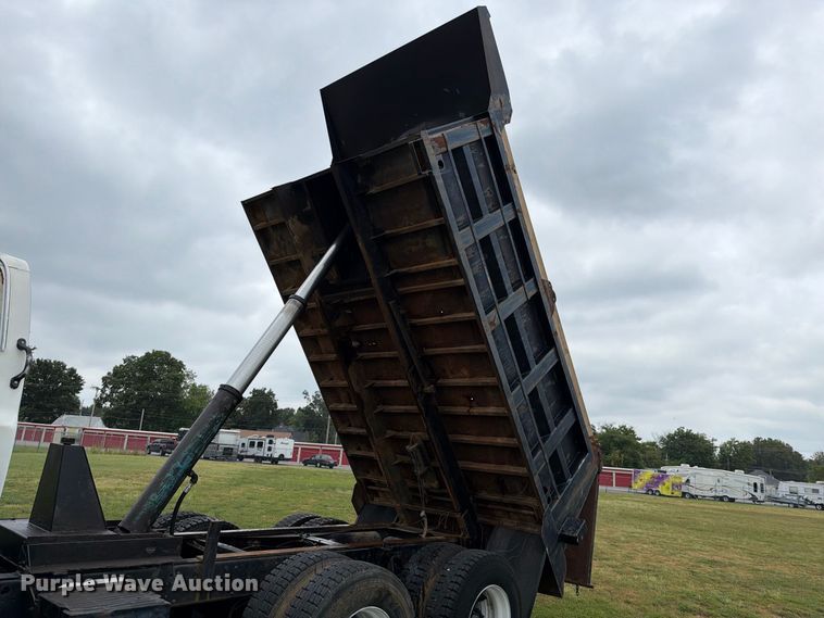image for item FI1016 1988 GMC C7 Top Kick dump truck
