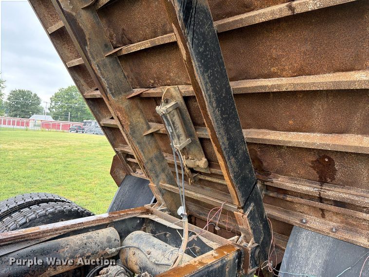 image for item FI1016 1988 GMC C7 Top Kick dump truck