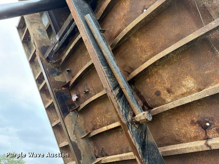image for item FI1016 1988 GMC C7 Top Kick dump truck