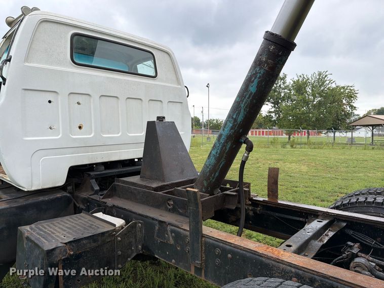 image for item FI1016 1988 GMC C7 Top Kick dump truck