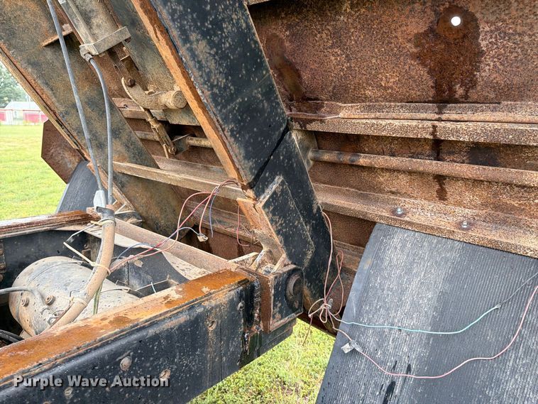 image for item FI1016 1988 GMC C7 Top Kick dump truck