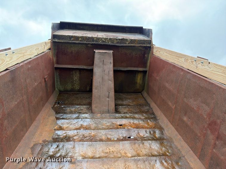image for item FI1016 1988 GMC C7 Top Kick dump truck