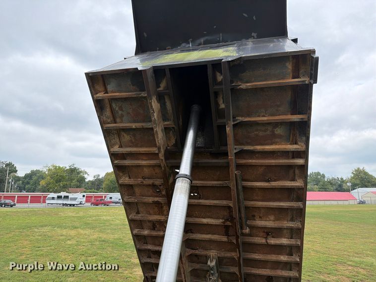 image for item FI1016 1988 GMC C7 Top Kick dump truck