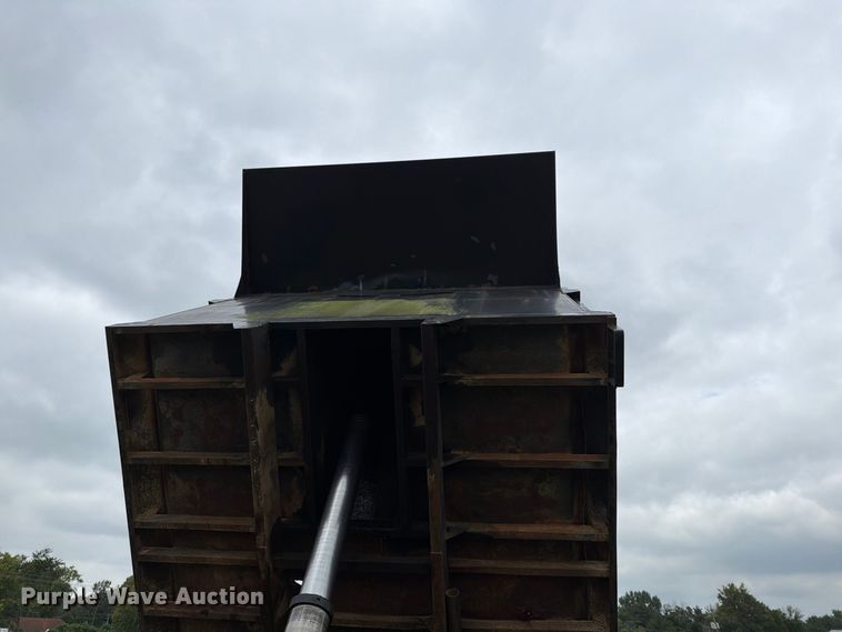 image for item FI1016 1988 GMC C7 Top Kick dump truck