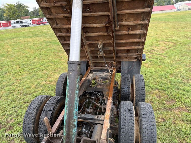image for item FI1016 1988 GMC C7 Top Kick dump truck
