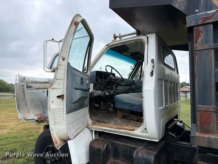 image for item FI1016 1988 GMC C7 Top Kick dump truck