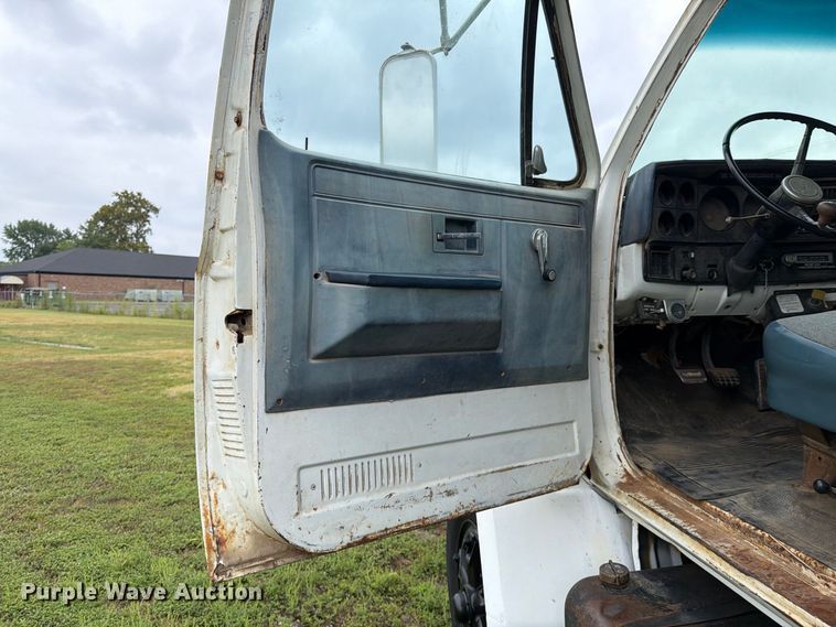 image for item FI1016 1988 GMC C7 Top Kick dump truck