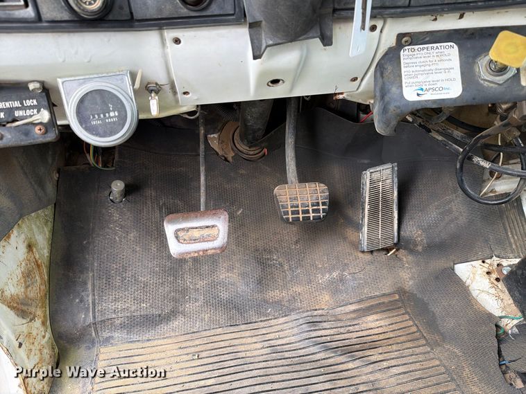 image for item FI1016 1988 GMC C7 Top Kick dump truck