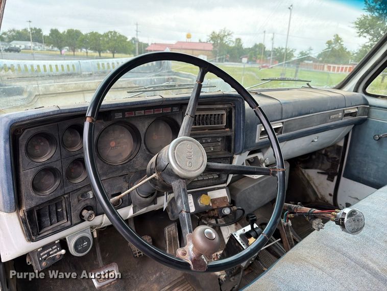 image for item FI1016 1988 GMC C7 Top Kick dump truck
