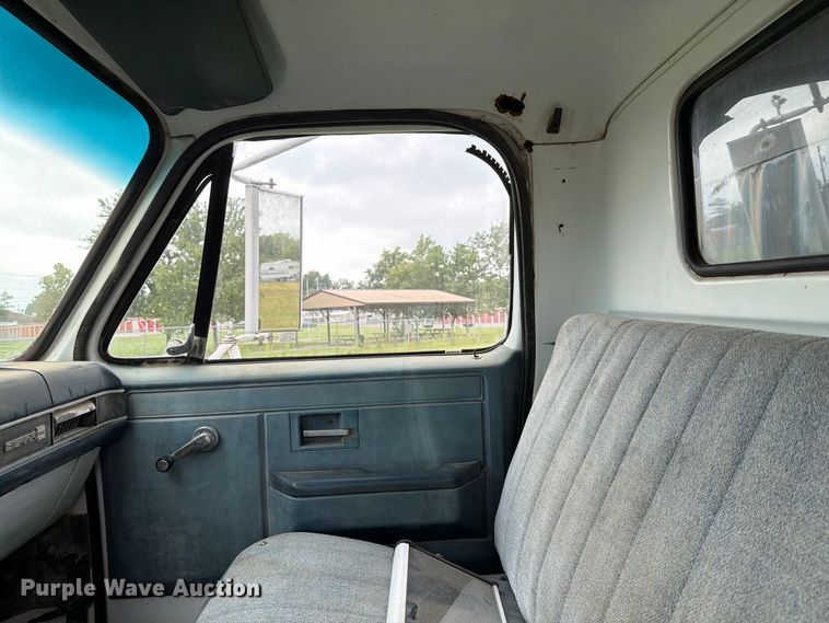 image for item FI1016 1988 GMC C7 Top Kick dump truck