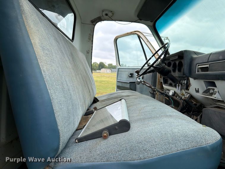 image for item FI1016 1988 GMC C7 Top Kick dump truck