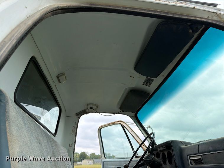 image for item FI1016 1988 GMC C7 Top Kick dump truck