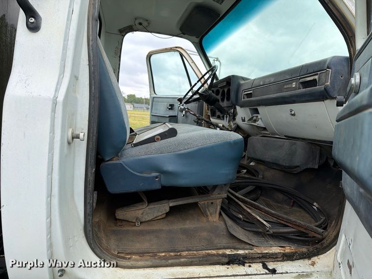 image for item FI1016 1988 GMC C7 Top Kick dump truck