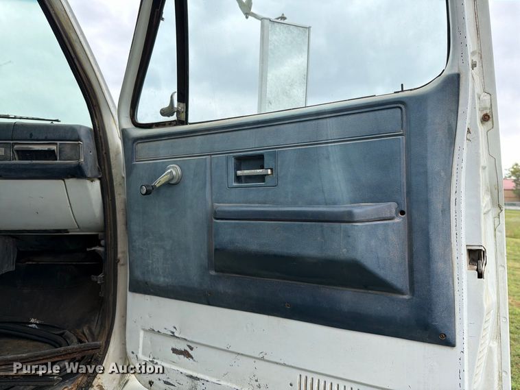 image for item FI1016 1988 GMC C7 Top Kick dump truck
