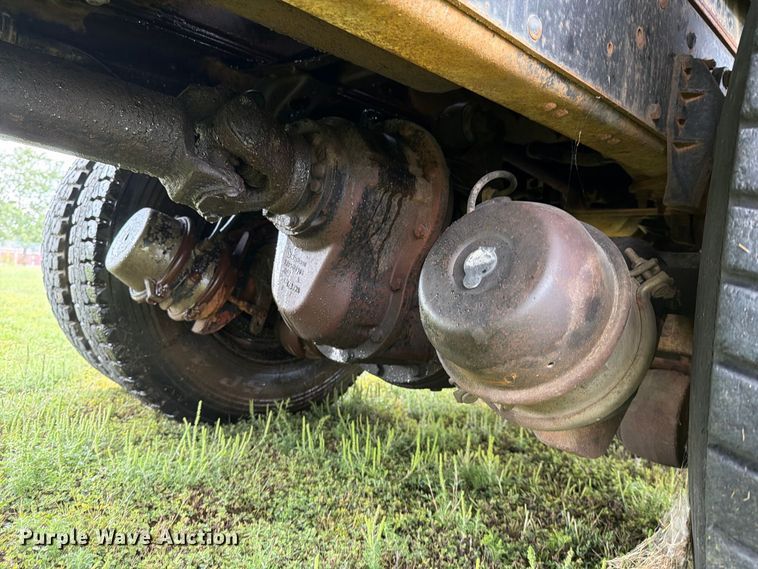 image for item FI1016 1988 GMC C7 Top Kick dump truck