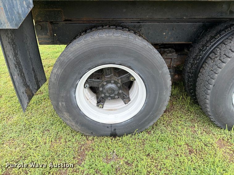image for item FI1016 1988 GMC C7 Top Kick dump truck