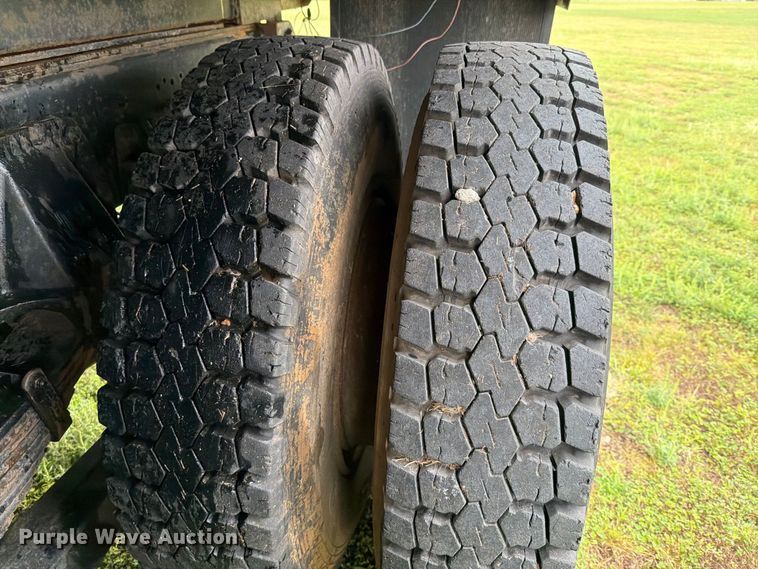 image for item FI1016 1988 GMC C7 Top Kick dump truck
