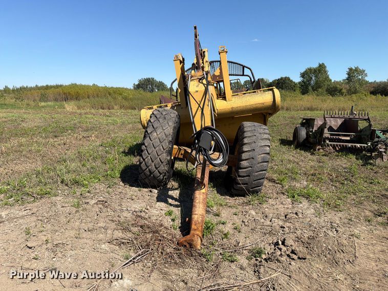 image for item FJ0504 Caterpillar 463 pull type scraper