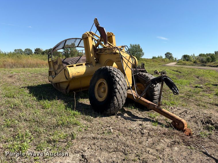 image for item FJ0504 Caterpillar 463 pull type scraper