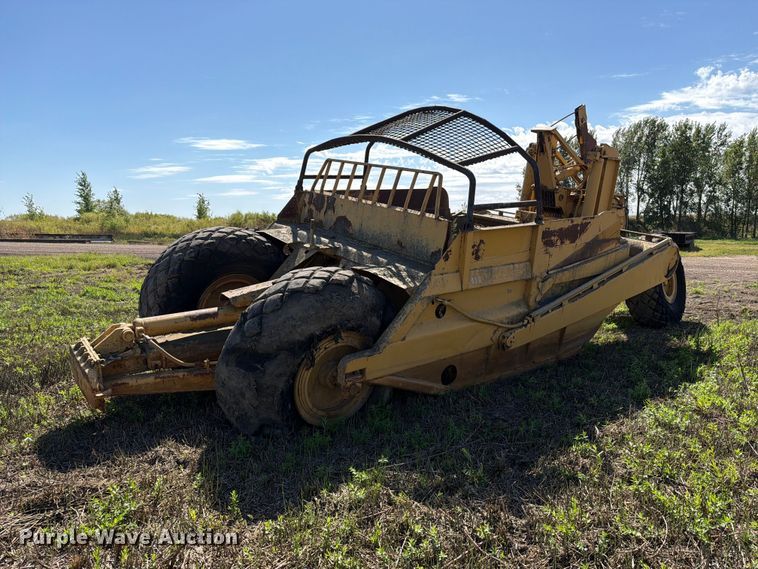 image for item FJ0504 Caterpillar 463 pull type scraper