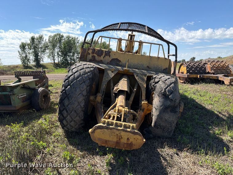 image for item FJ0504 Caterpillar 463 pull type scraper