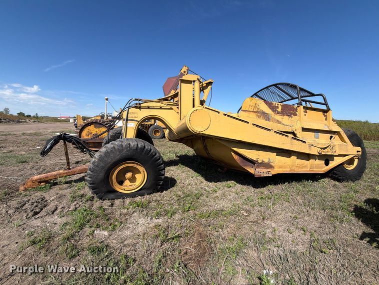 image for item FJ0504 Caterpillar 463 pull type scraper