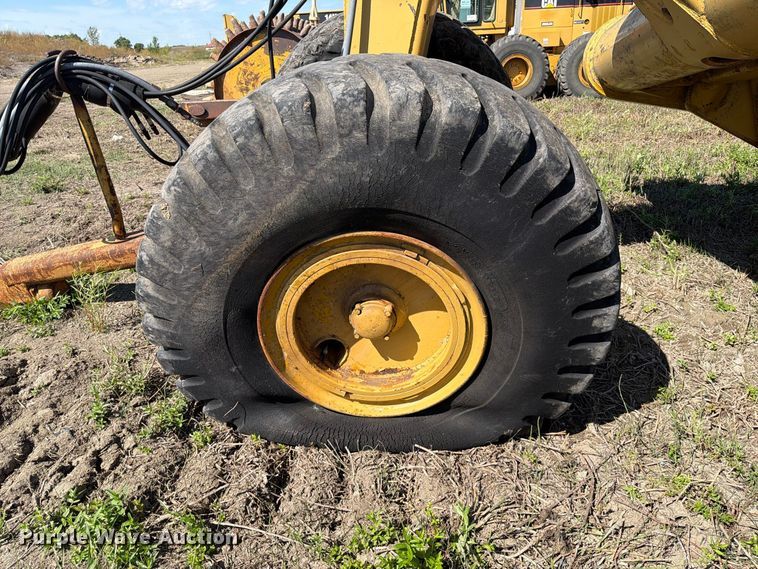 image for item FJ0504 Caterpillar 463 pull type scraper
