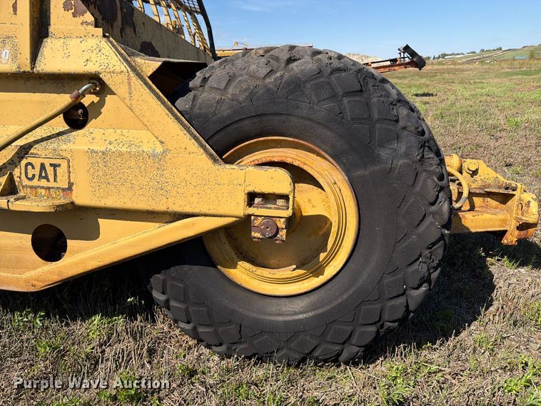 image for item FJ0504 Caterpillar 463 pull type scraper