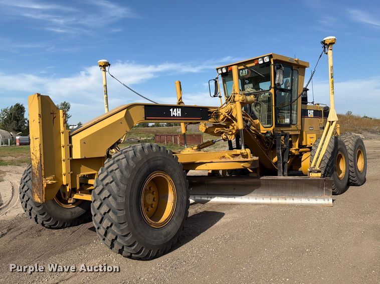 image for item FJ0505 2001 Caterpillar 14H motor grader