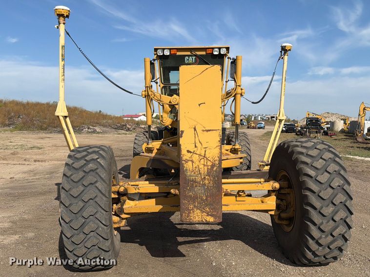 image for item FJ0505 2001 Caterpillar 14H motor grader