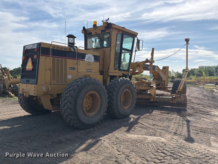 image for item FJ0505 2001 Caterpillar 14H motor grader