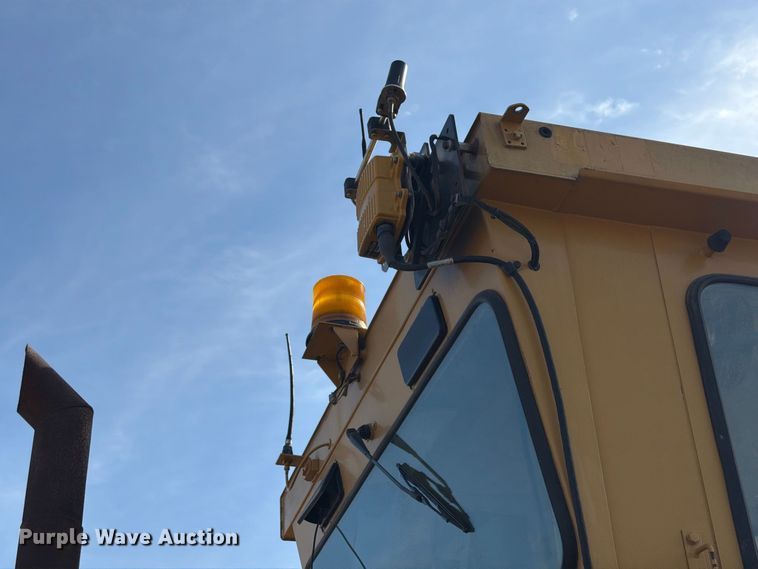 image for item FJ0505 2001 Caterpillar 14H motor grader