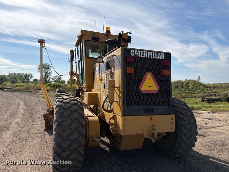 image for item FJ0505 2001 Caterpillar 14H motor grader