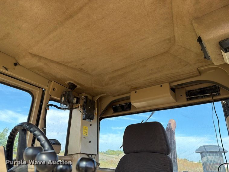 image for item FJ0505 2001 Caterpillar 14H motor grader
