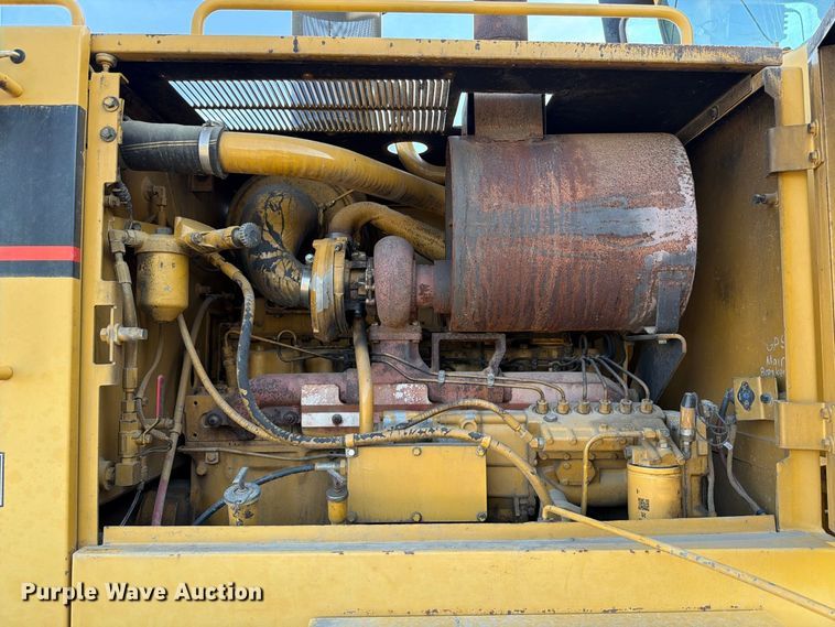 image for item FJ0505 2001 Caterpillar 14H motor grader