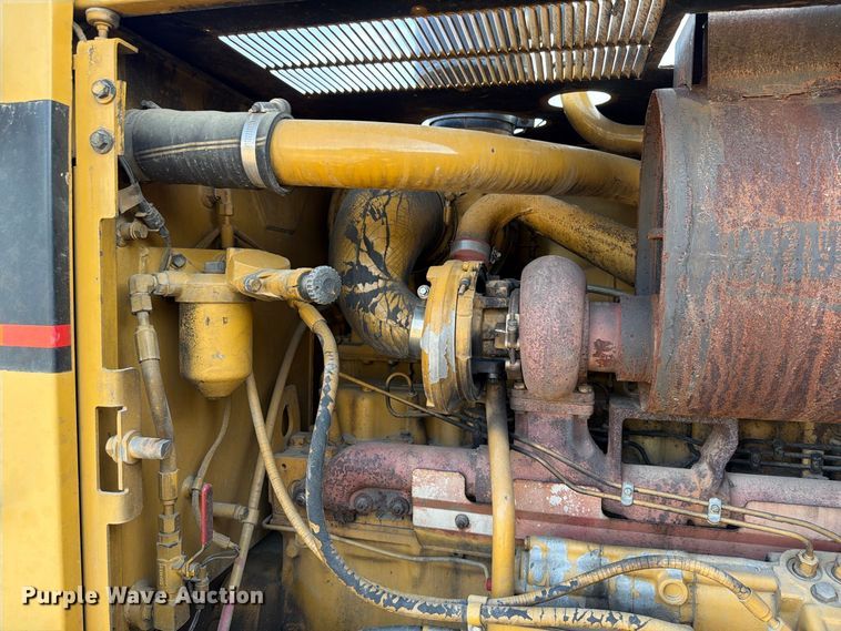 image for item FJ0505 2001 Caterpillar 14H motor grader