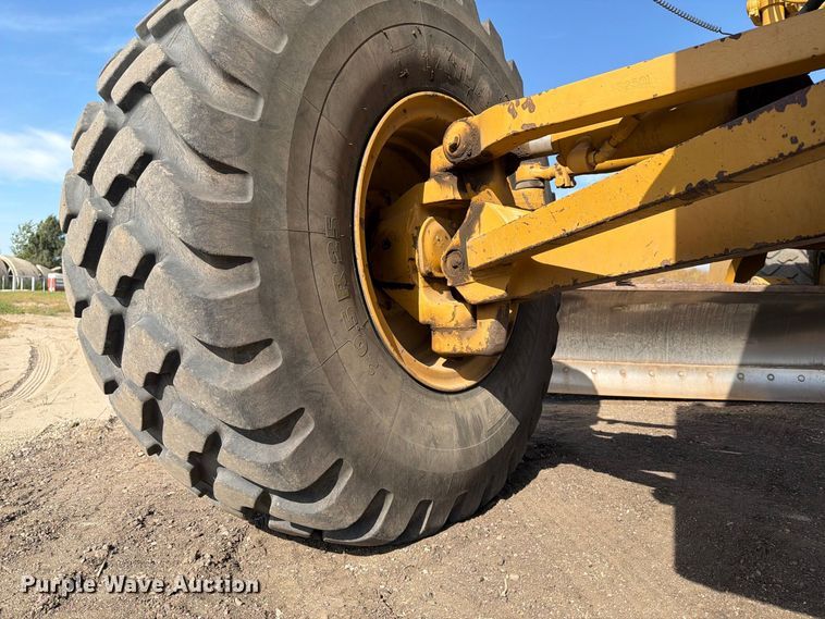 image for item FJ0505 2001 Caterpillar 14H motor grader