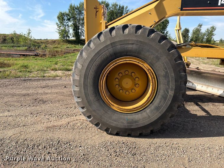 image for item FJ0505 2001 Caterpillar 14H motor grader