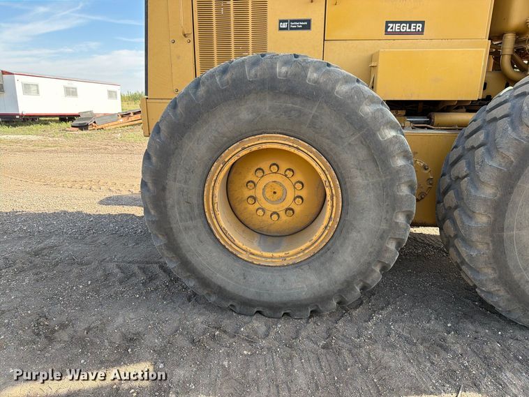 image for item FJ0505 2001 Caterpillar 14H motor grader