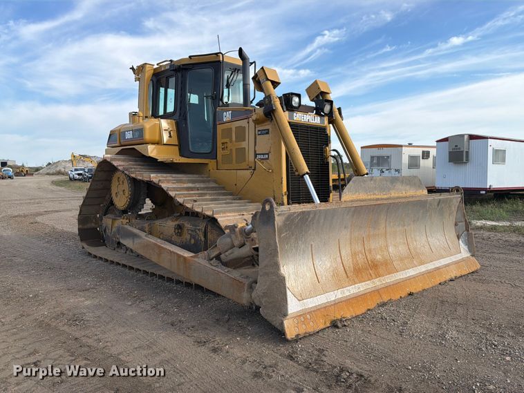 image for item FJ0509 2004 Caterpillar D6R dozer